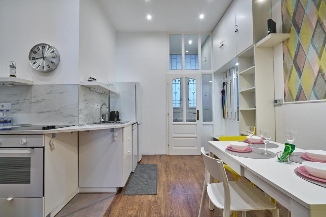 Nanirol Apartment At Gellert Bath Budapeste Exterior foto