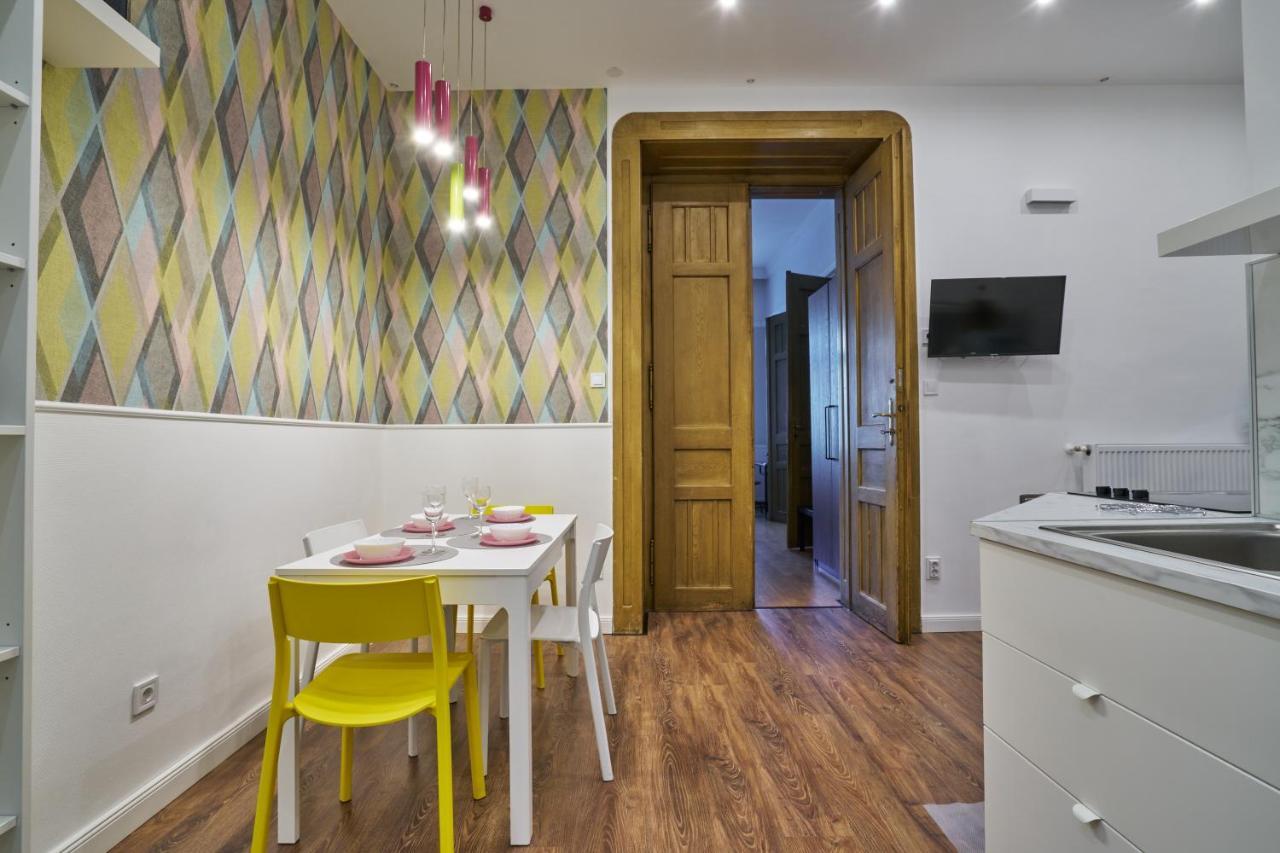Nanirol Apartment At Gellert Bath Budapeste Exterior foto