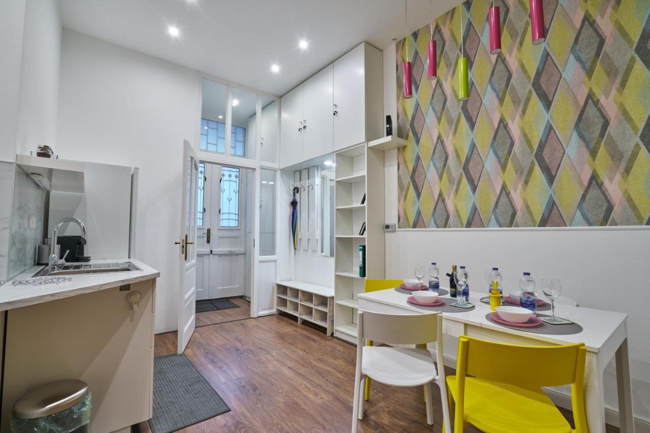 Nanirol Apartment At Gellert Bath Budapeste Exterior foto