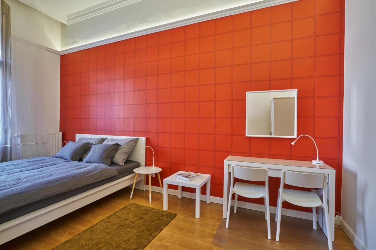 Nanirol Apartment At Gellert Bath Budapeste Exterior foto