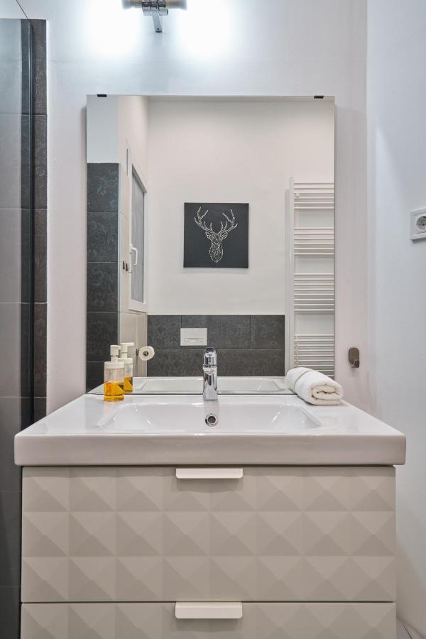 Nanirol Apartment At Gellert Bath Budapeste Exterior foto