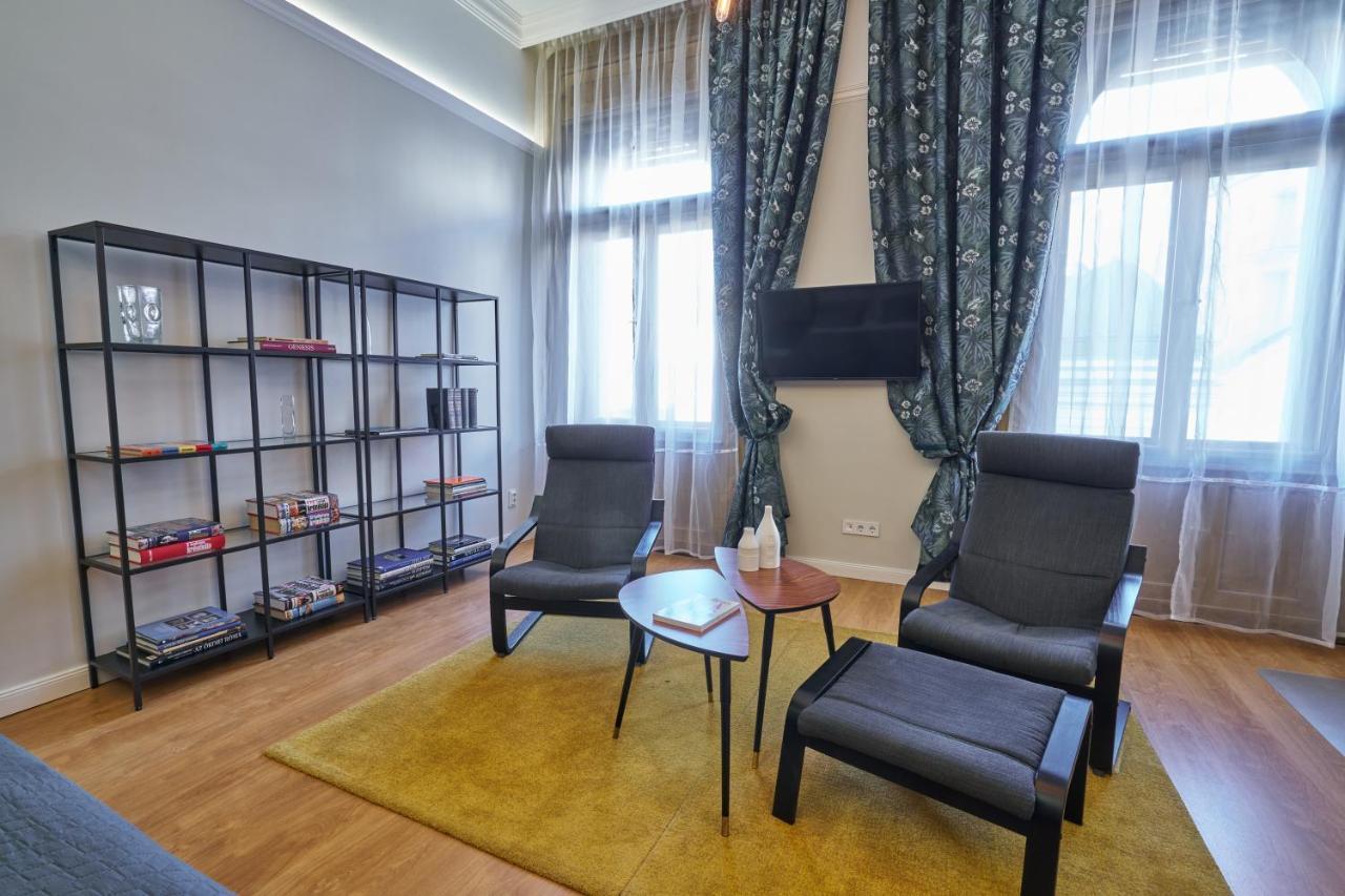 Nanirol Apartment At Gellert Bath Budapeste Exterior foto