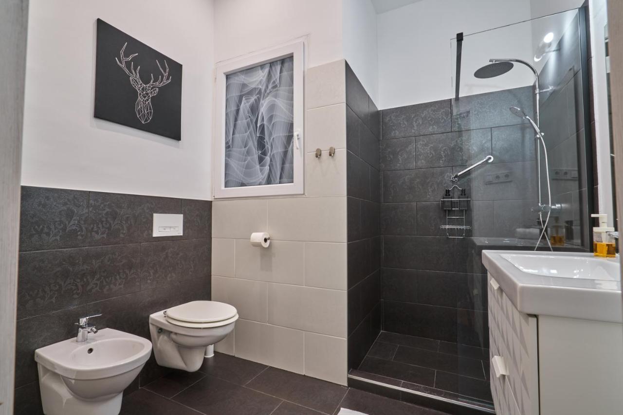 Nanirol Apartment At Gellert Bath Budapeste Exterior foto