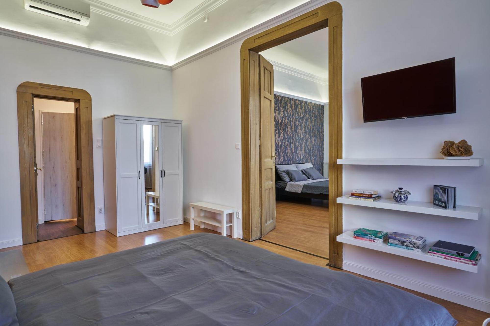 Nanirol Apartment At Gellert Bath Budapeste Exterior foto
